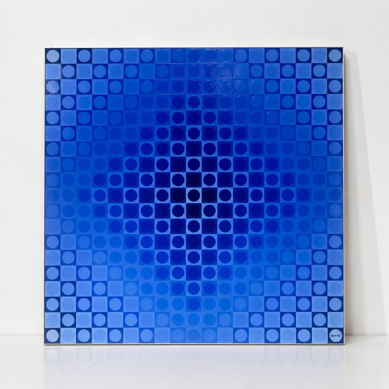 Victor Vasarely, Alom-Blue, 1971, sculpture en Luran.